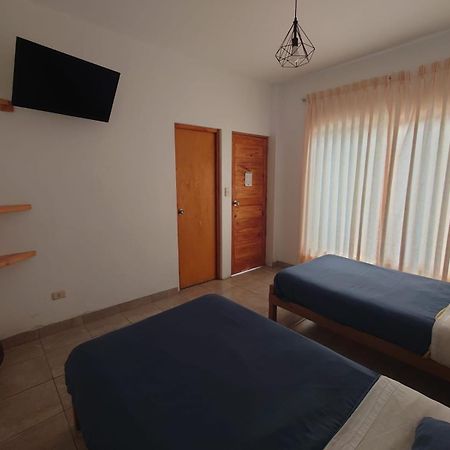 Ravenala Paracas Hostel Exteriör bild